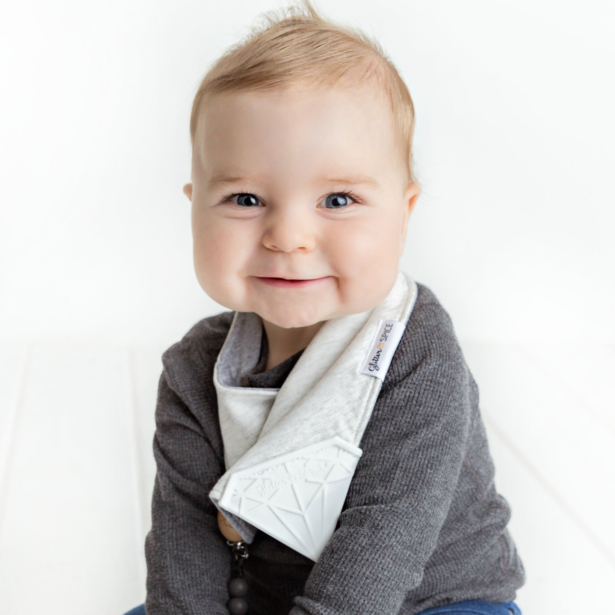 Baby chew bib shop